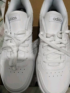 Adidas阿迪达斯