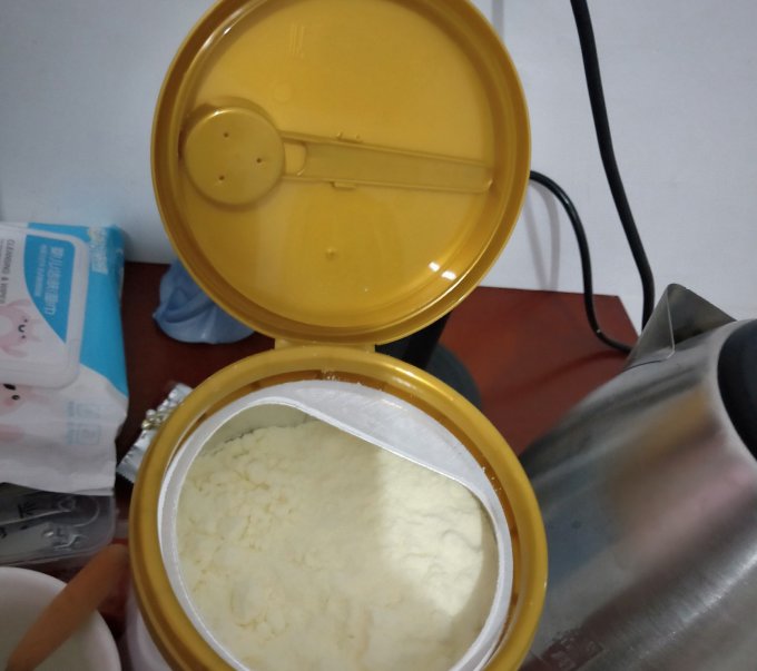 伊利成人奶粉