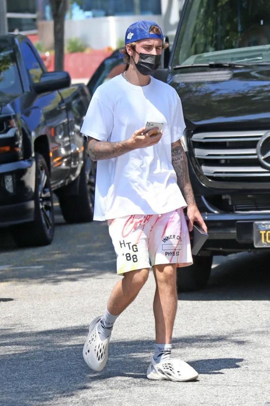 Bieber送的鞋,贝嫂死也不穿…但它实红!