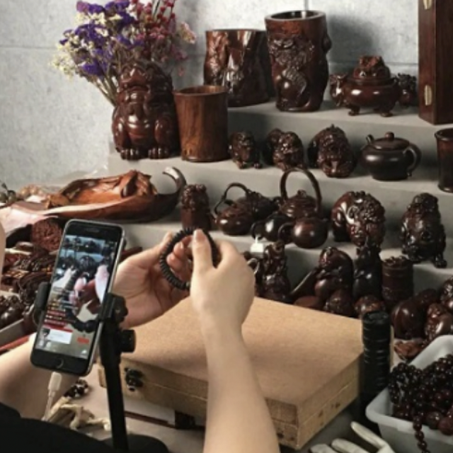 微拍堂“有证链”让商品可信可追溯 营造新生态，得到央媒认可！
