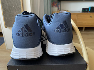 给爸爸买的阿迪达斯adidas运动鞋