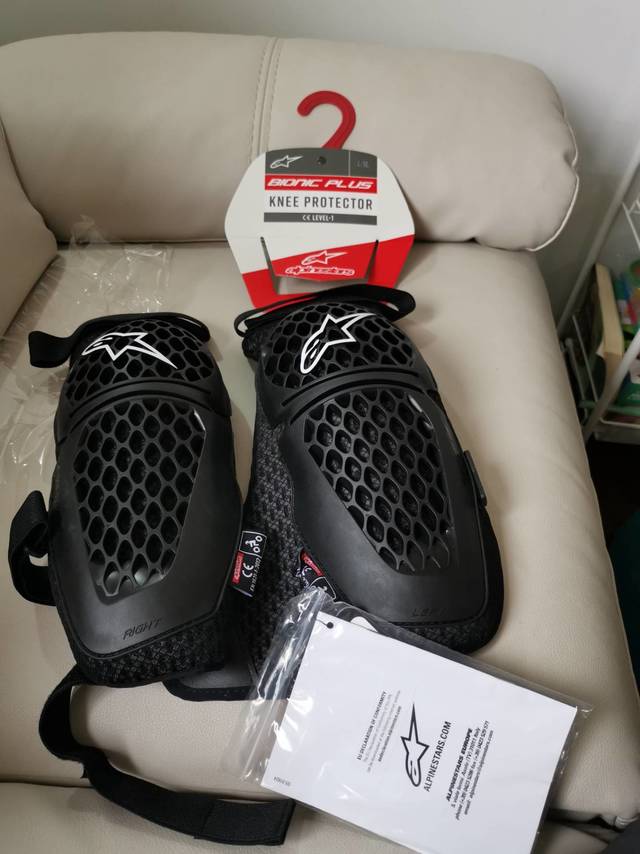 a星alpinestars摩托车护膝