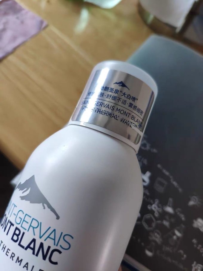 勃朗圣泉爽肤水
