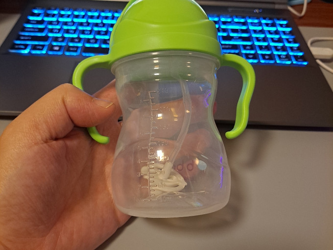 婴幼儿水杯