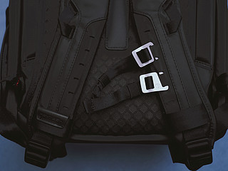 18L的背包可以塞进稳定器等各种器材