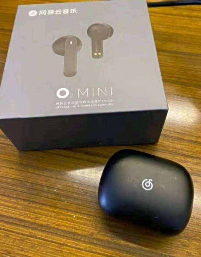 网易云音乐蓝牙耳机