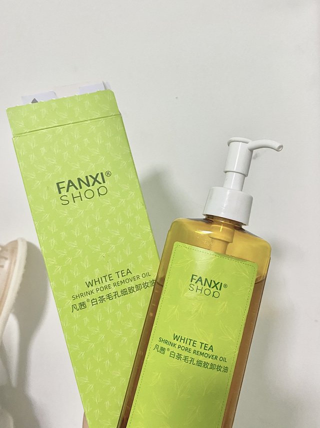 没想到几十块入手的凡茜卸妆油这么绝！