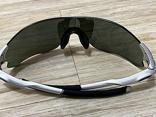 美亚入手 Oakley 跑步眼镜