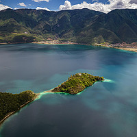 旅行记录 篇一：天上的湖，泸沽的水——泸沽湖掠影2021