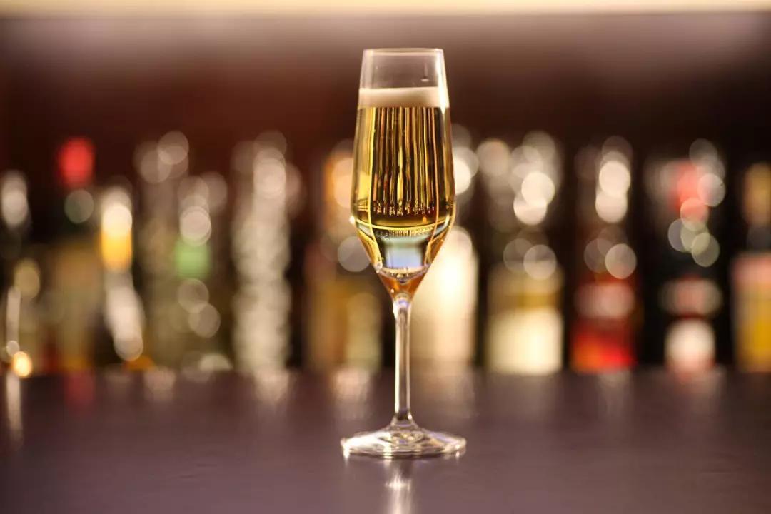 涨知识啦:何以解忧,唯有啤酒!啤酒杯也是有讲究的~
