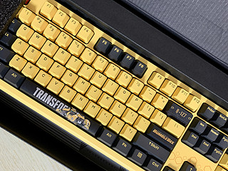 造型活泼的大黄峰机械键盘，夏季敲击更快乐