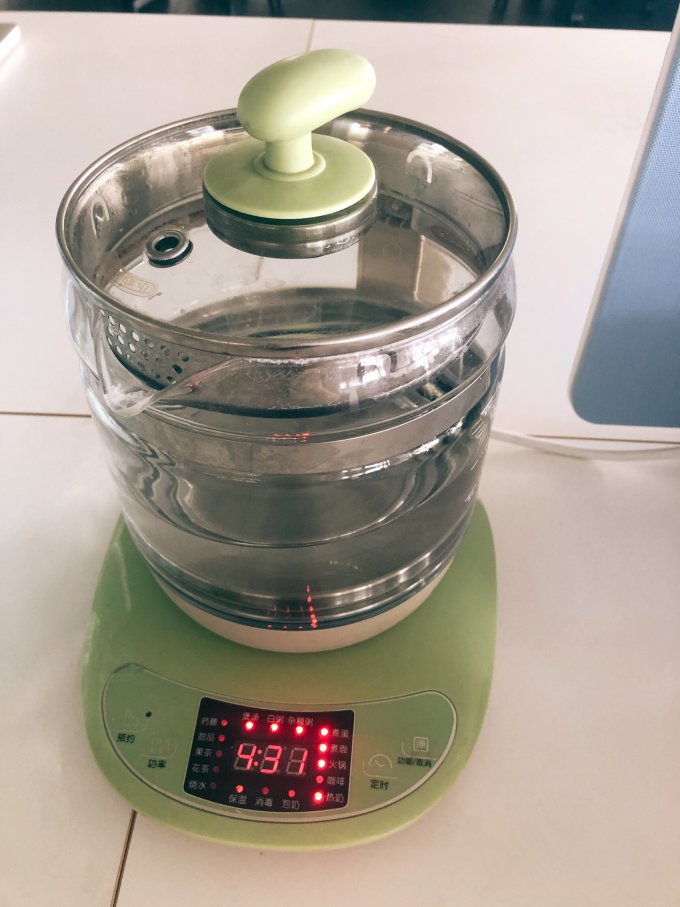 小熊电水壶