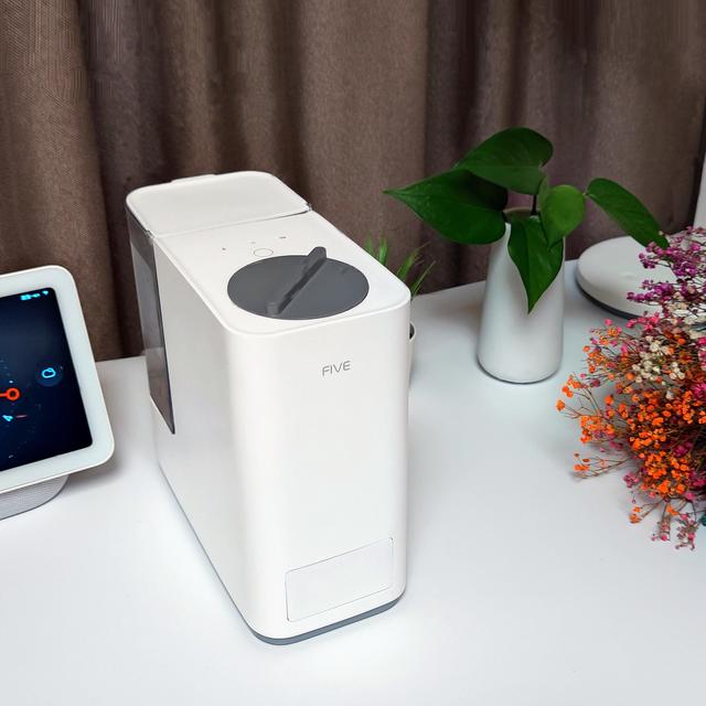 抢跑体验小米有品众筹FIVE智能热毛巾机，让你的皮肤更滋润、更健康~