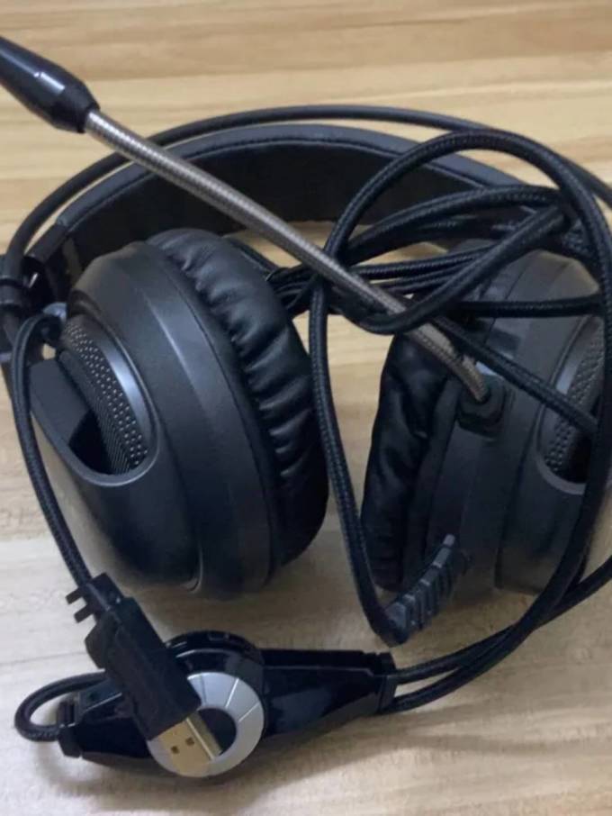西伯利亚头戴式耳机