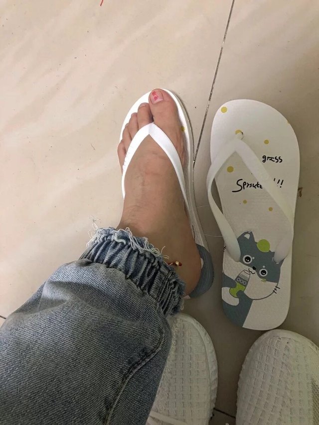女式人字拖