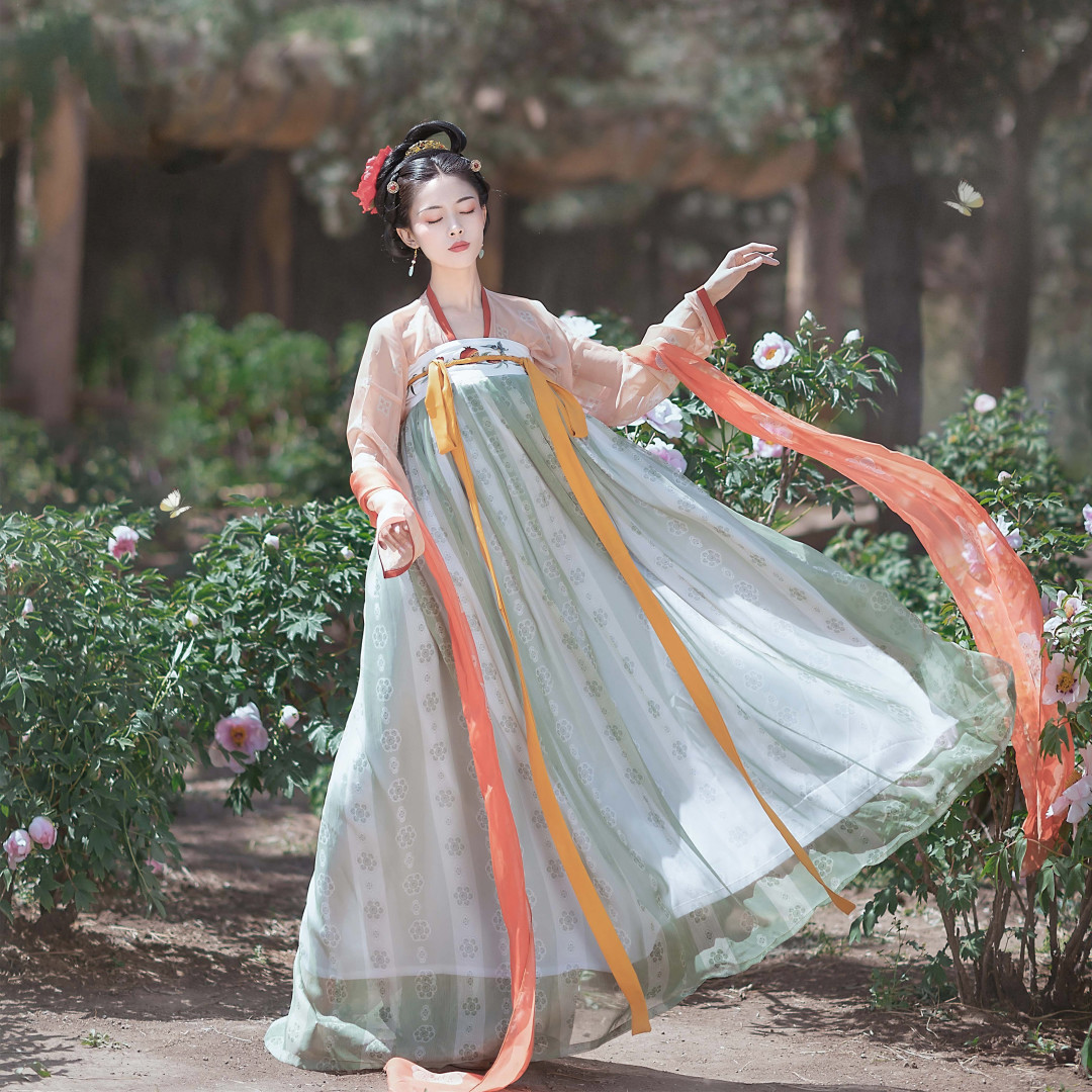 这就是潮流!今年最火的是“汉服女孩”?