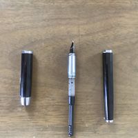 书写流畅的派克钢笔