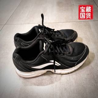 轻便的李宁跑步鞋
