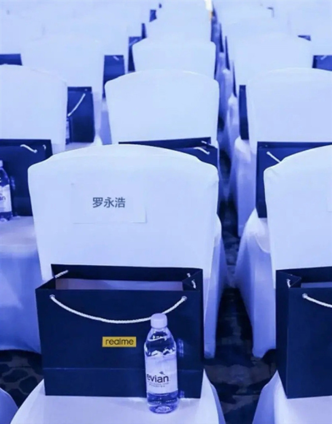 罗永浩成realme特邀体验官:将出席明晚新品发布会