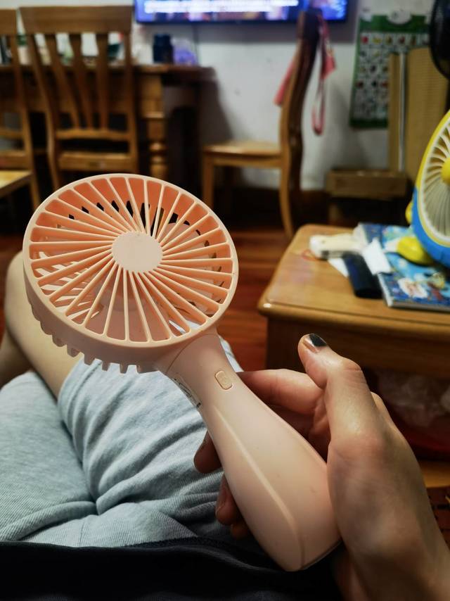苏宁极物便携小蛮腰风扇