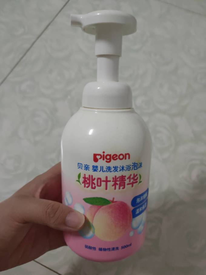 贝亲婴幼儿洗发沐浴二合一
