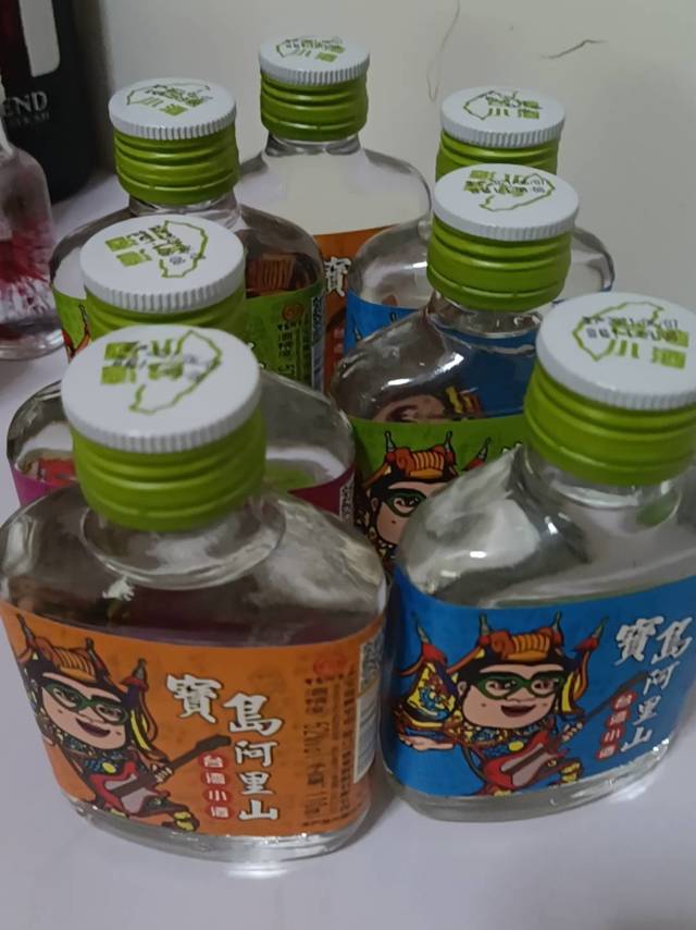 宝岛阿里山绵柔浓香型白酒52度100ml