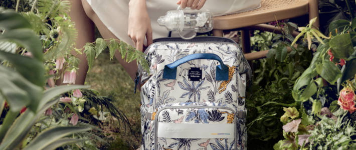  带娃出行装备多，妈咪包包帮大忙