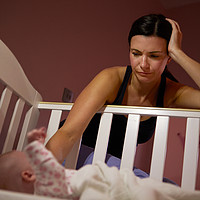 生完宝宝后不开心，产后抑郁应该怎么调理？