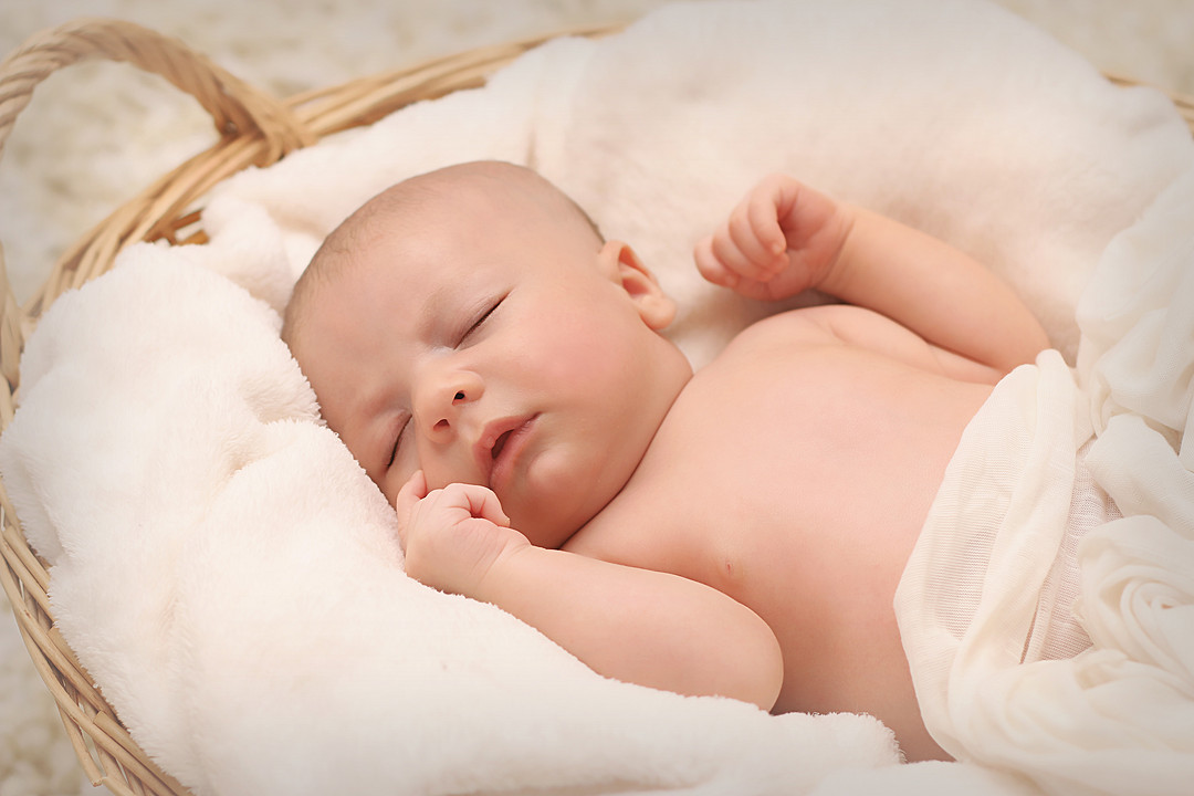 抱睡会让宝宝养成坏习惯吗？教你几招，让宝宝自主入睡！