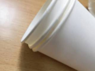 杯子比较厚实