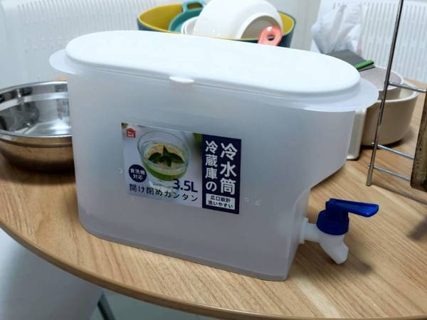 夏日居家好物-自带水龙头的冷水壶