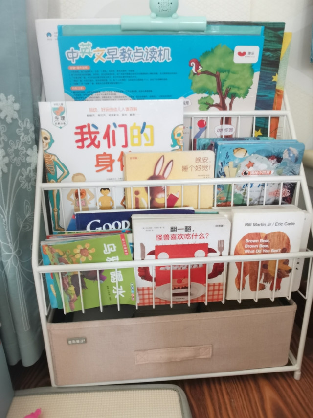 宝宝很实用的绘本架！