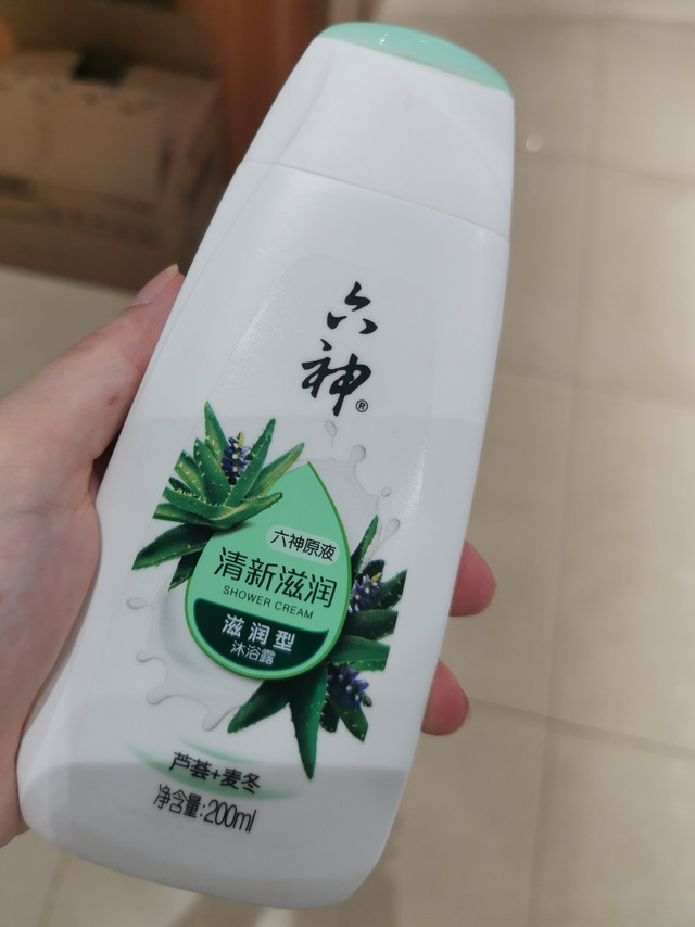 很好用，味道很清新的沐浴露