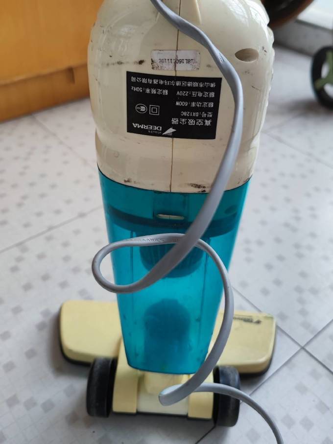 德尔玛手持式吸尘器