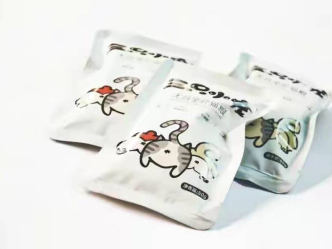 三只小宠猫粮