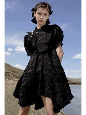 女神种草集VOL.02：优雅又撩人的“赫本”小黑裙，时尚与经典的代名词