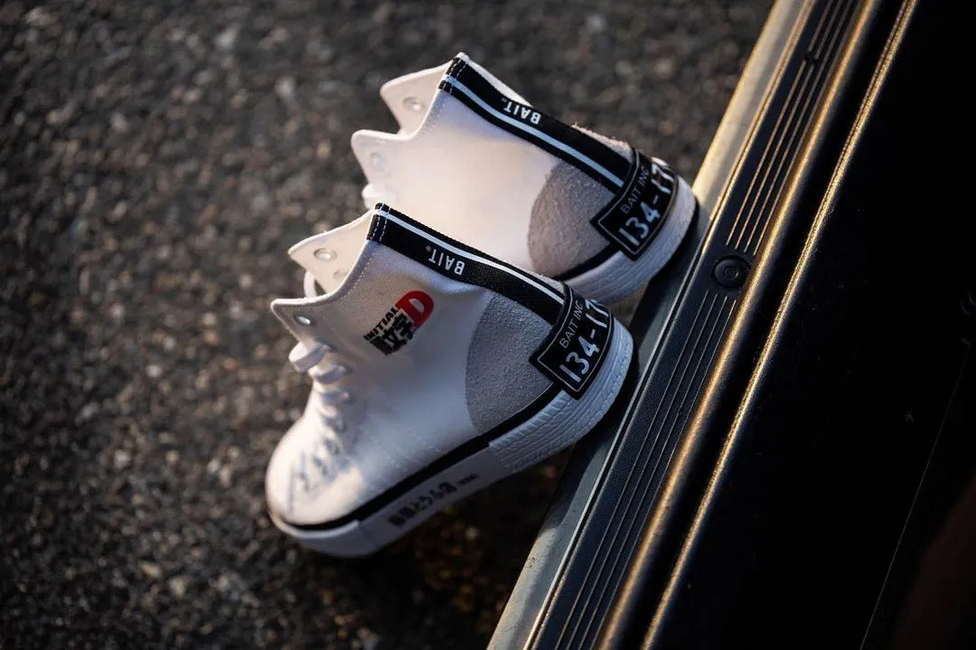 藤原豆腐店、AE86！？adidas推出《头文字D》主题鞋款