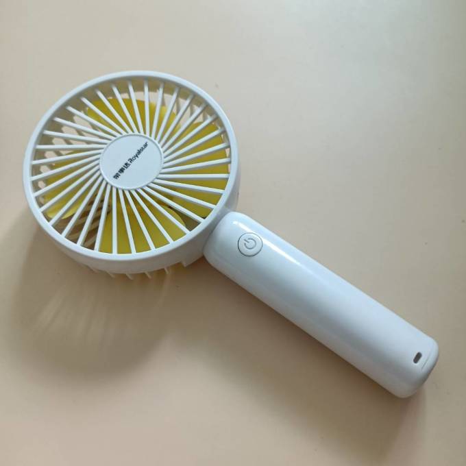 荣事达电风扇