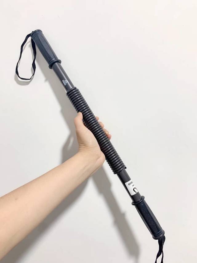 集中锻炼臂力，一定要套绳使用。