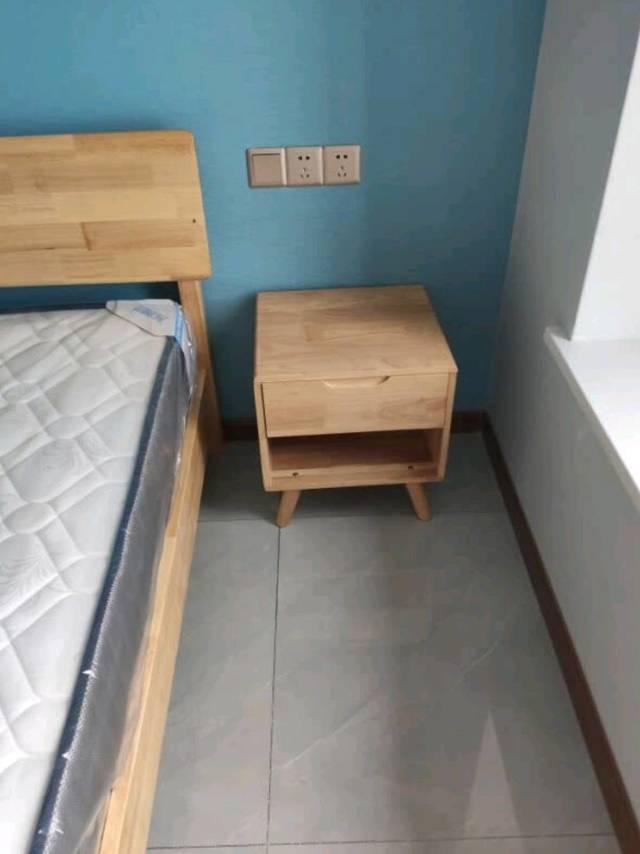 佳佰床头柜