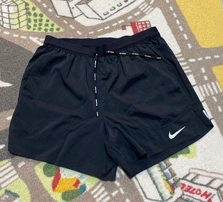 Nike FLEX STRIDE跑步短裤