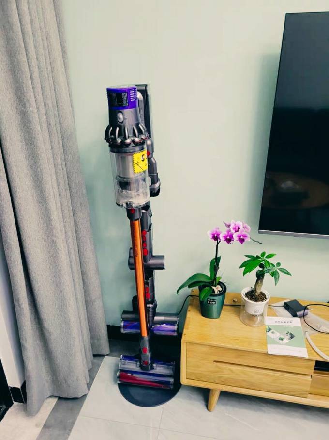 全屋清洁必备戴森v10吸尘器