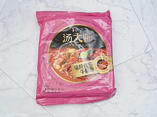 一人在家不想做饭的时候煮个泡面也不错