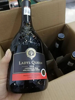 这款红酒性价比非常高，瓶子的造型也很好看