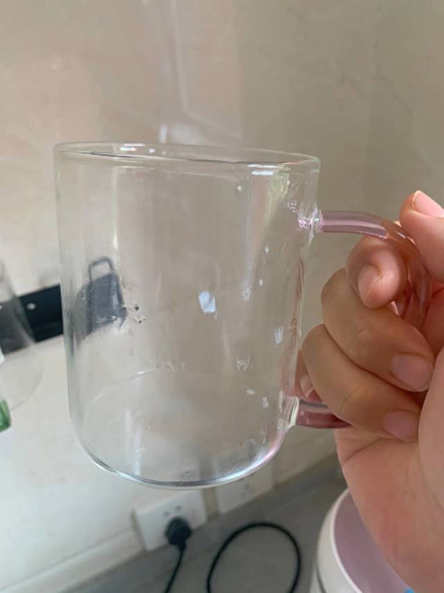 玻璃杯