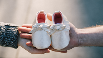 宝宝的第一双鞋子要如何选择，这些注意事项家长要知晓
