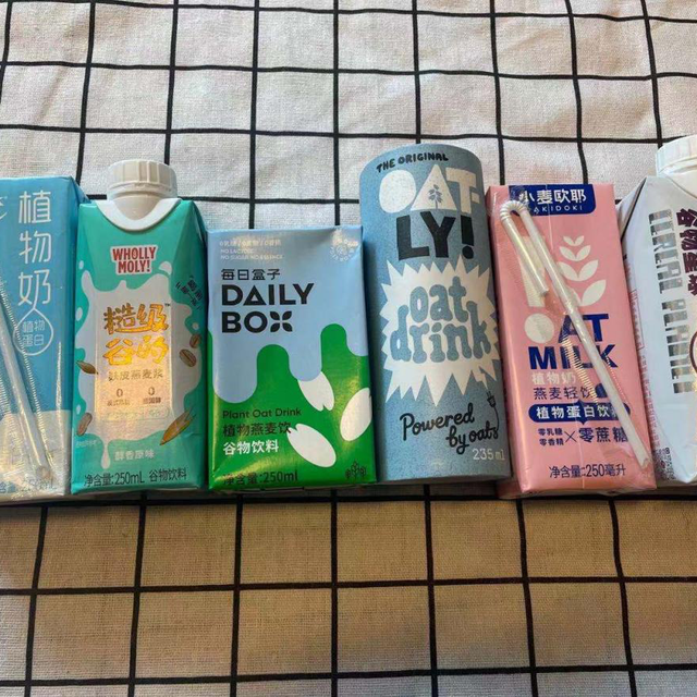 燕麦奶爆火，深度测评OATLY是不是更好喝？