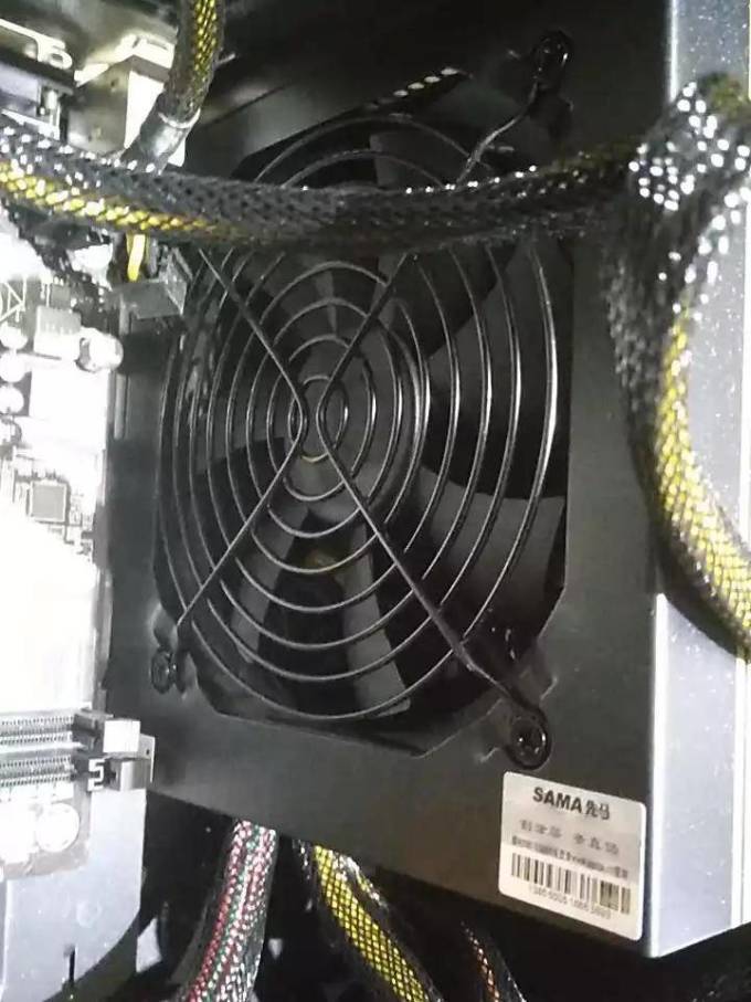 先马电脑电源