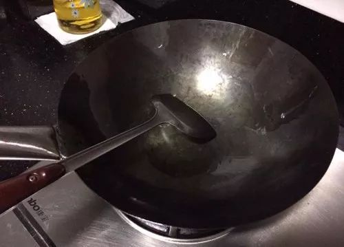 涨知识啦｜到手的铁锅如何正确开锅？