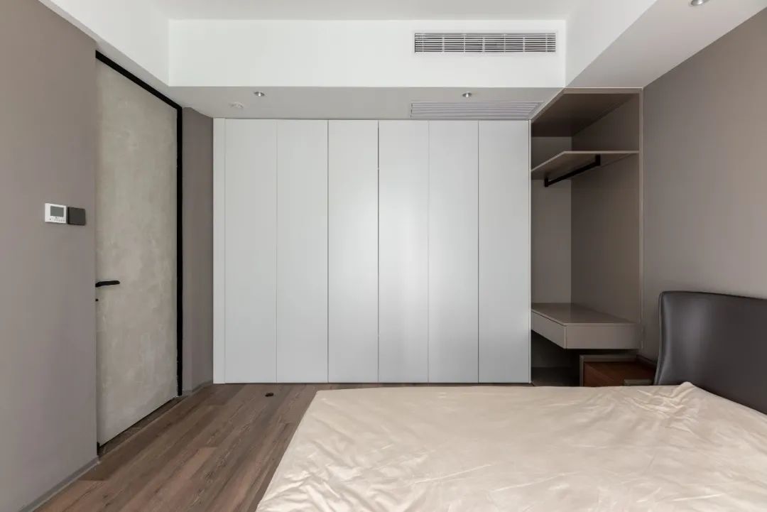 一半理性,一半自由:140㎡的空间里,藏着他与她的人格和自我